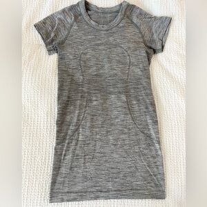 lululemon swiftly tech shirt size 2 heathered grey